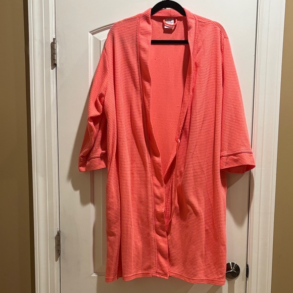Secret Treasures Coral Passion Kimono - Picture 1 of 5